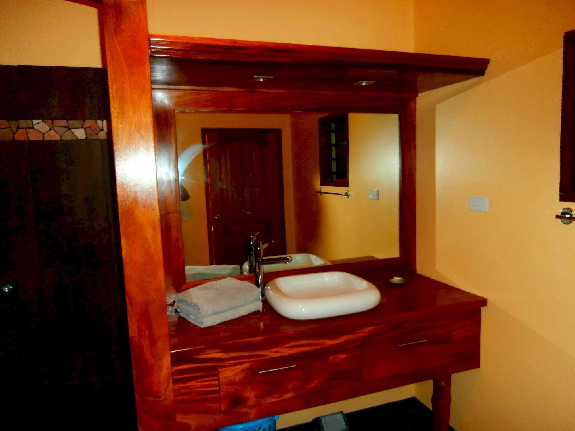 Korovesi Sunshine Villas Savusavu Esterno foto